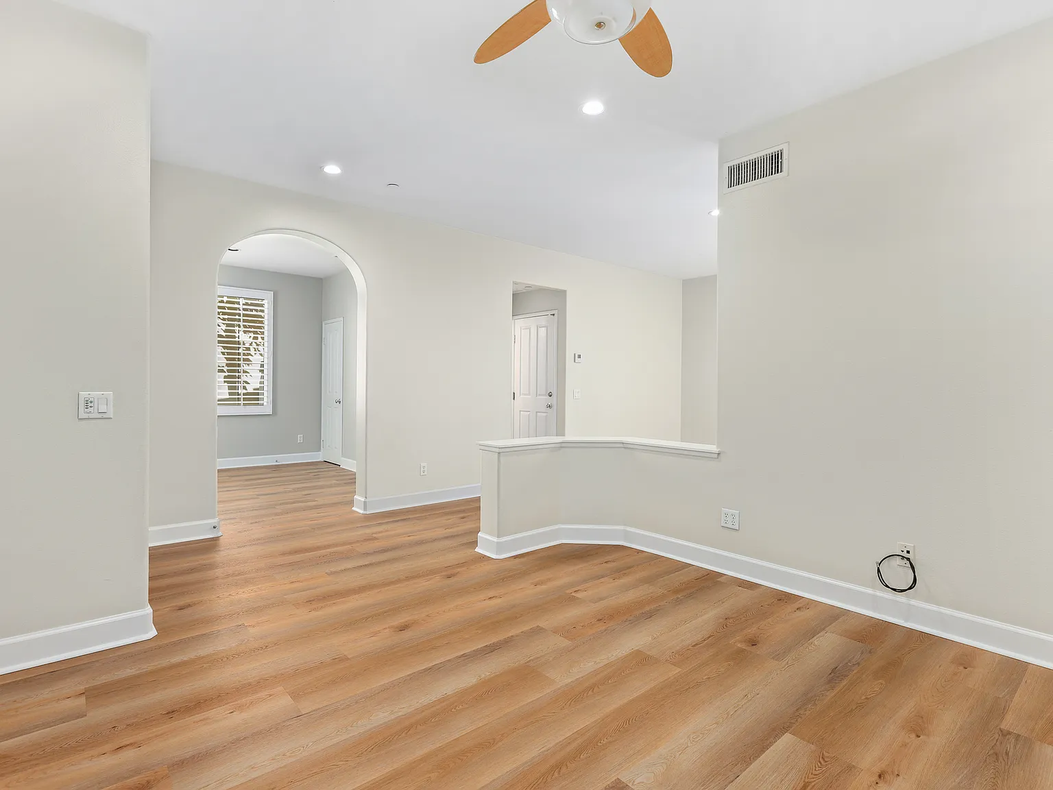 3 bed, 2.5 bath, 1534 sqft, $4,650 — Photo 4