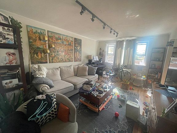 3rd image of 23-90 33rd St #2