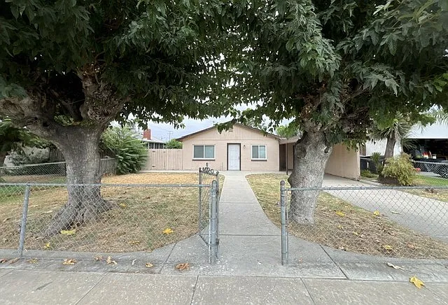 3 bed, 1410 sqft, $1,650 — Photo 1