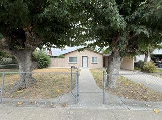 512 S T St, Tulare, CA 93274