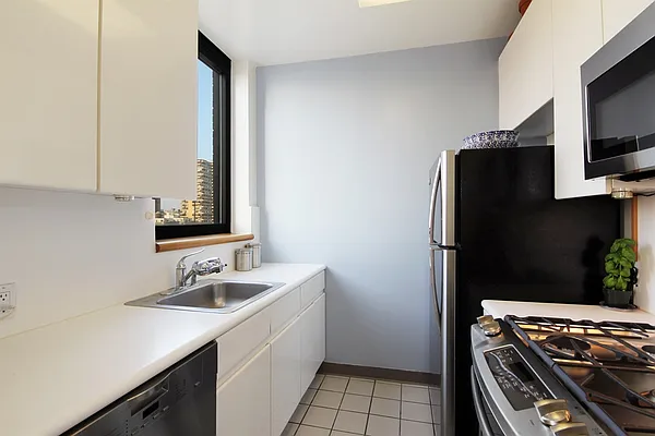 Sold by Corcoran | media 6