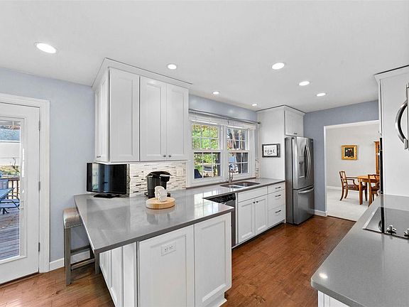 2nd image of 15553 Rose Gate Ln