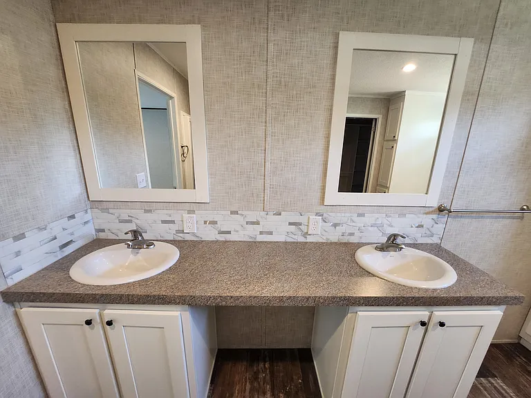 30408 Eastport Dr — Photo 8