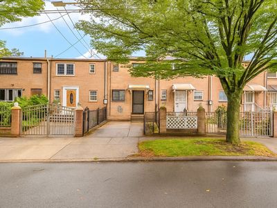 563 Powell St, Brooklyn, NY, 11212
