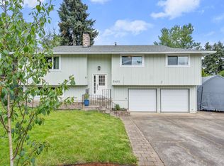 8461 SE Cason Ln, Gladstone, OR