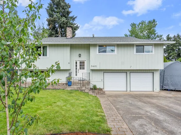 8461 SE Cason Ln, Gladstone, OR 97027