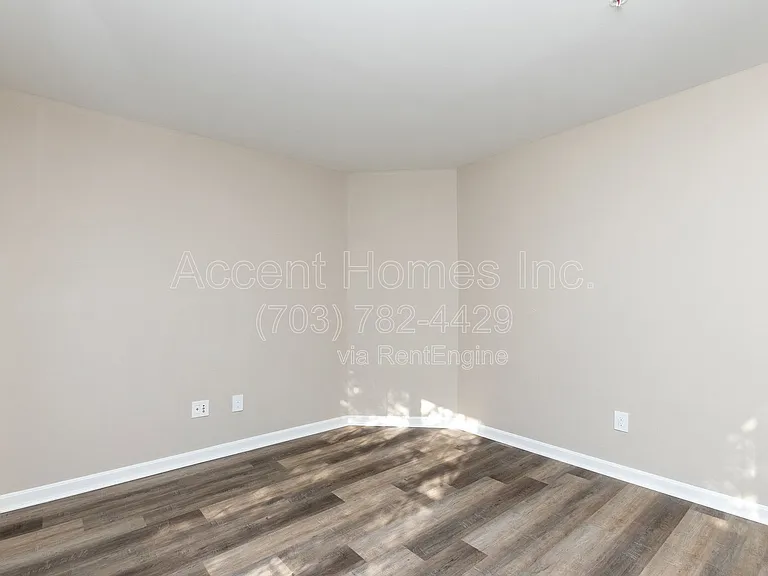 1581 Leeds Castle Dr #201 — Photo 12