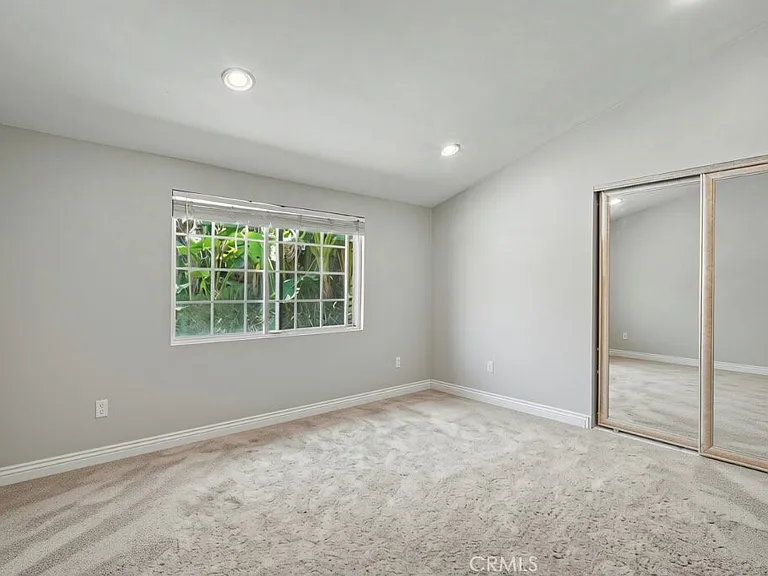 5706 Comanche Ave — Photo 32