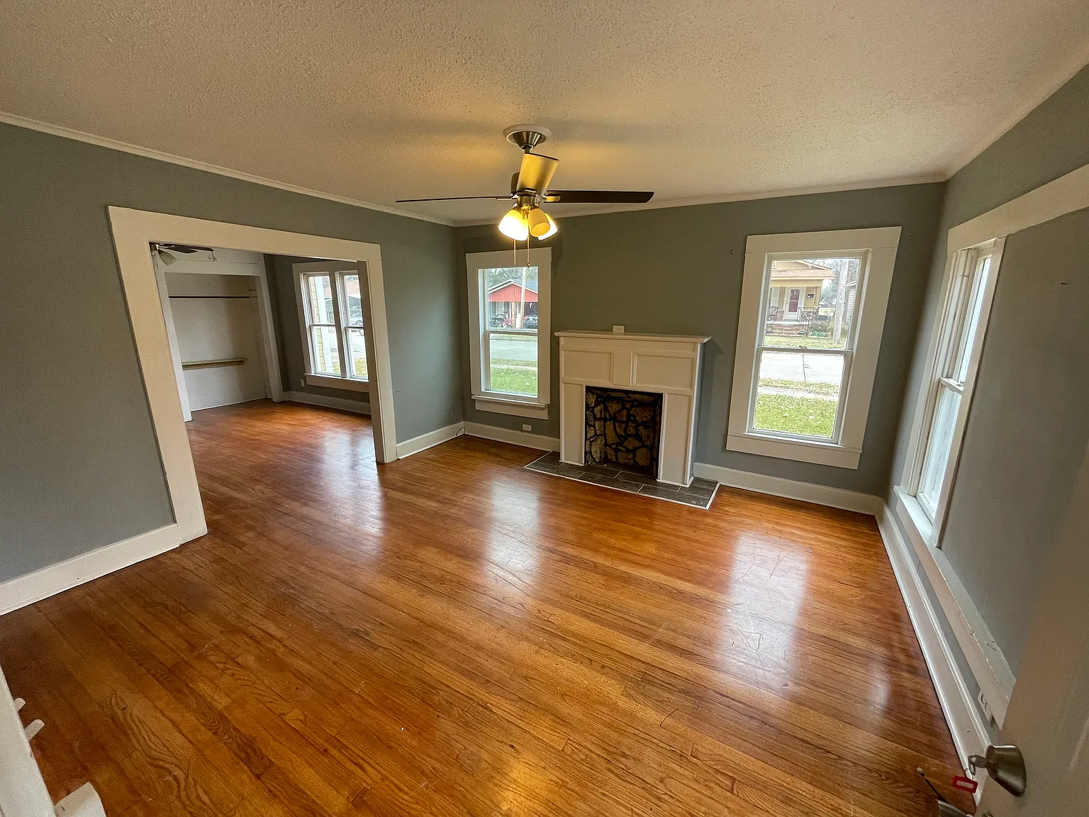 2 bed, 1159 sqft, $825 — Photo 2