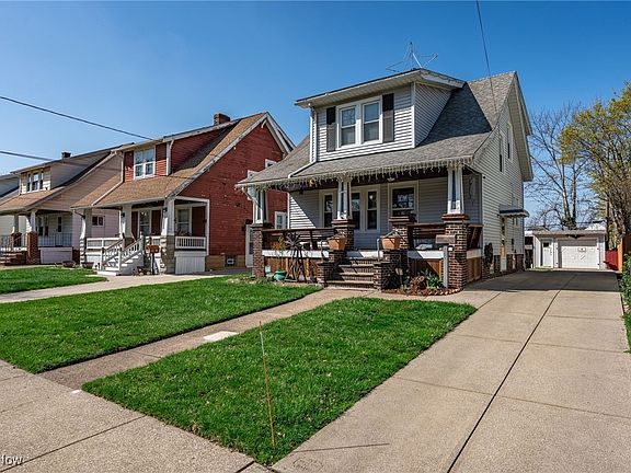 3rd image of 3218 Hillcrest Ave