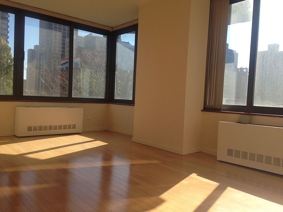 1st image of 1632 2nd Ave #707