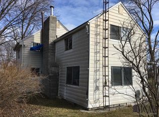 4614 N 3rd St, Luna Pier, MI 48157