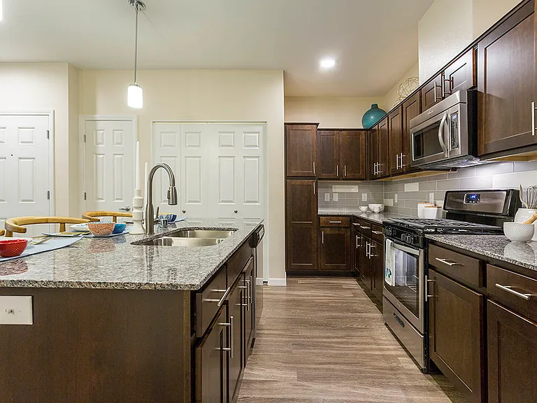A1 774 SQ FT 1 Bed 1 Bath