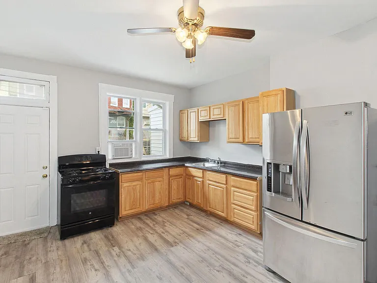 2514 Wilkens Ave — Photo 9