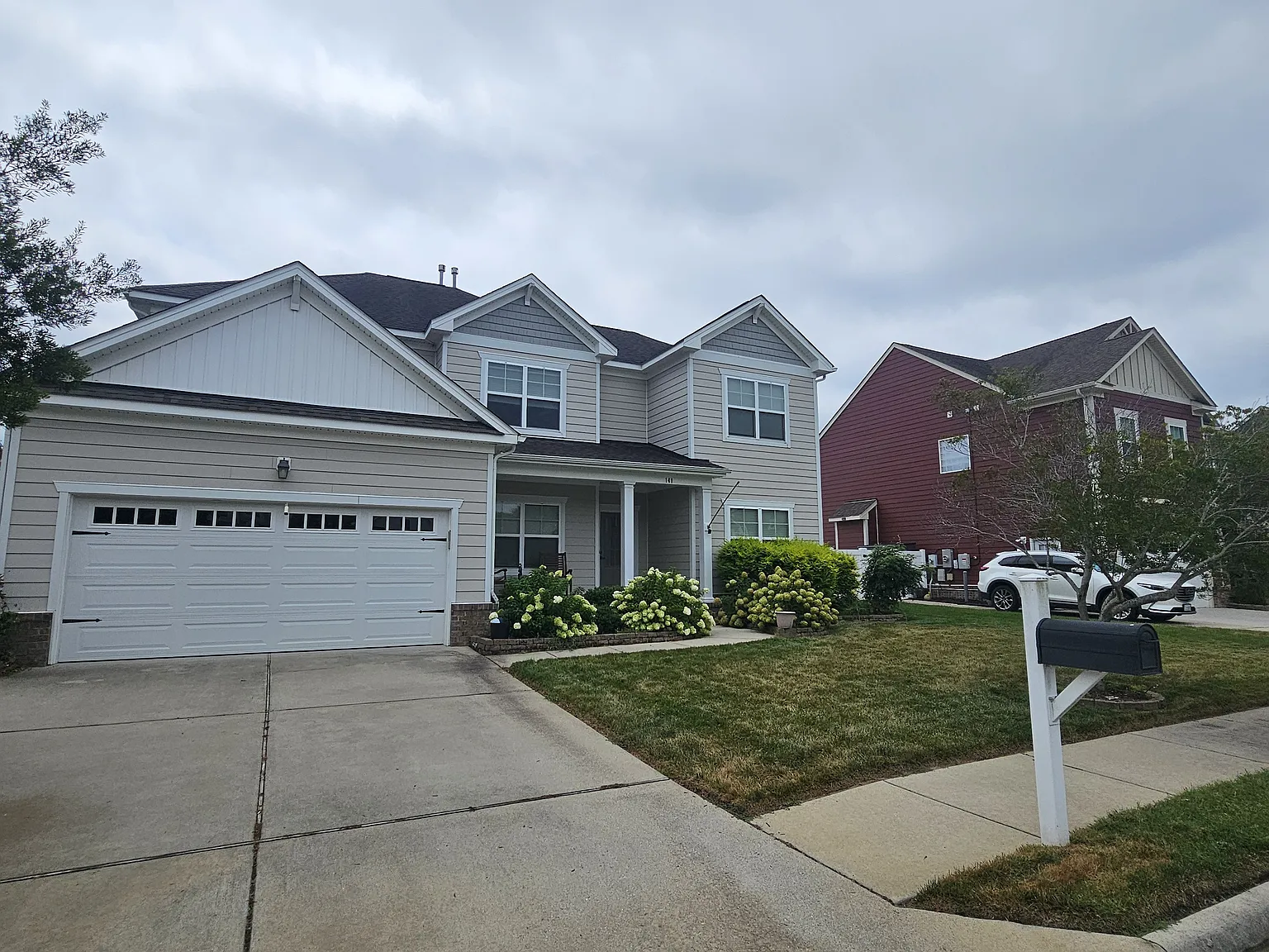4 bed, 2851 sqft, $4,000 — Photo 2