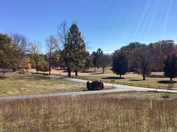 3 Chatuge Shores Cir, Hayesville, NC 28904