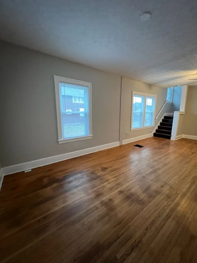 504-506 Sheldon Avenue — Photo 3