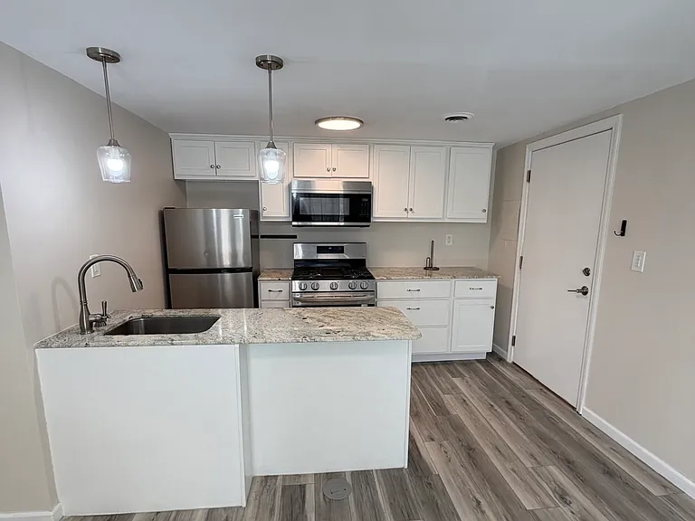 267 Branford Rd #203 — Photo 1