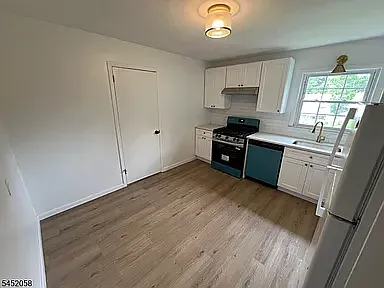 3 bed, 1400 sqft, $3,000 — Photo 3