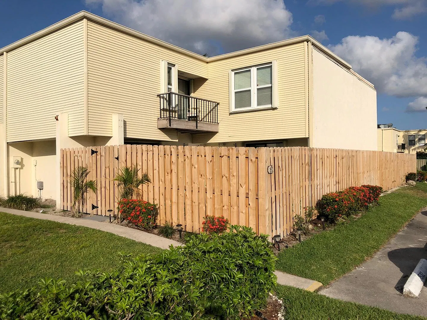 1530 Shaker Cir — Photo 1
