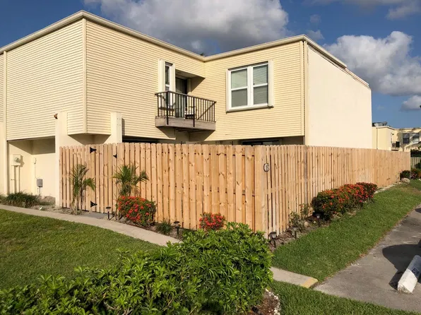 1530 Shaker Cir, Wellington, FL 33414