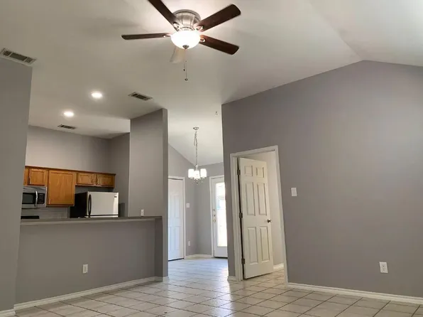 1718 Tina Marie Rd Unit B, Arlington, TX 76012
