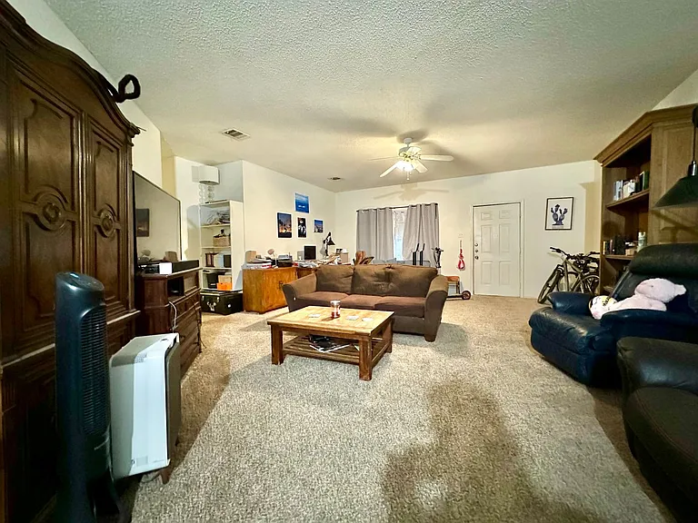 1318 James Ave — Photo 4