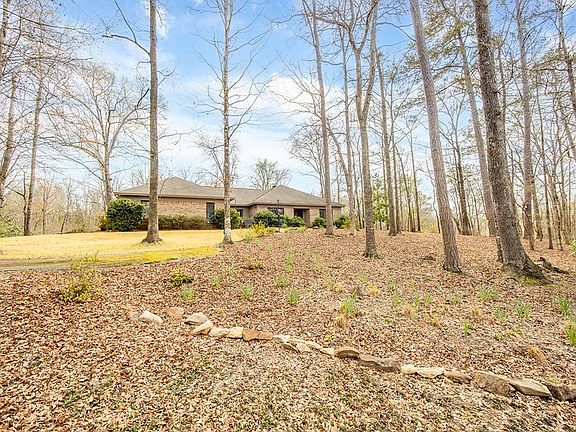 3rd image of 9500 Chickasaw Ct