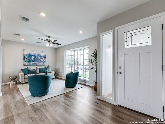 3rd image of 5546 Aspen Valley St