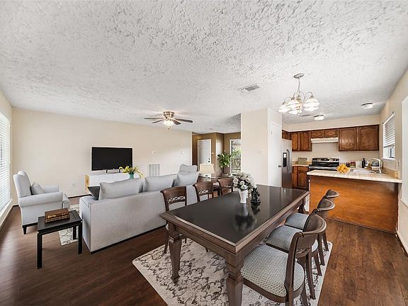 4th image of 2106 Heritage Colony Dr