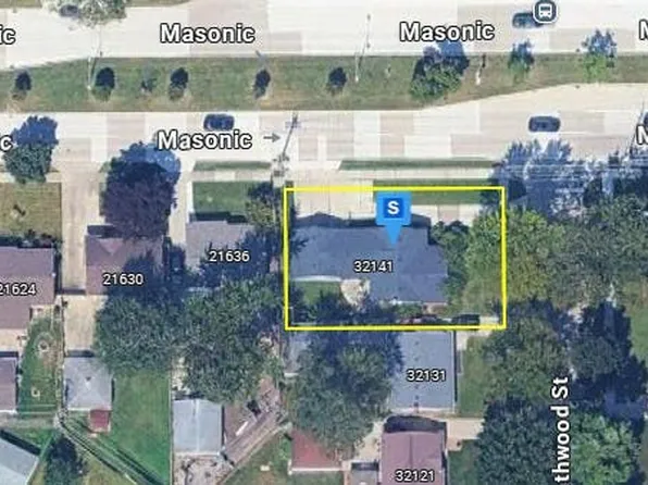 32141 Heathwood St, Saint Clair Shores, MI 48082