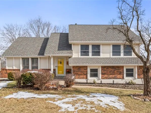 120 NW Lakewood Blvd, Lees Summit, MO 64064