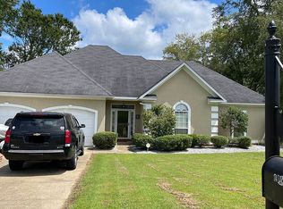 174 Lakeover Dr E, Columbus, MS 39702