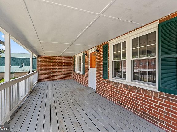 3rd image of 25810 Frederick Rd