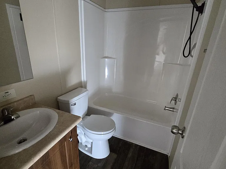 21727 Woodburn Rd #16D — Photo 10