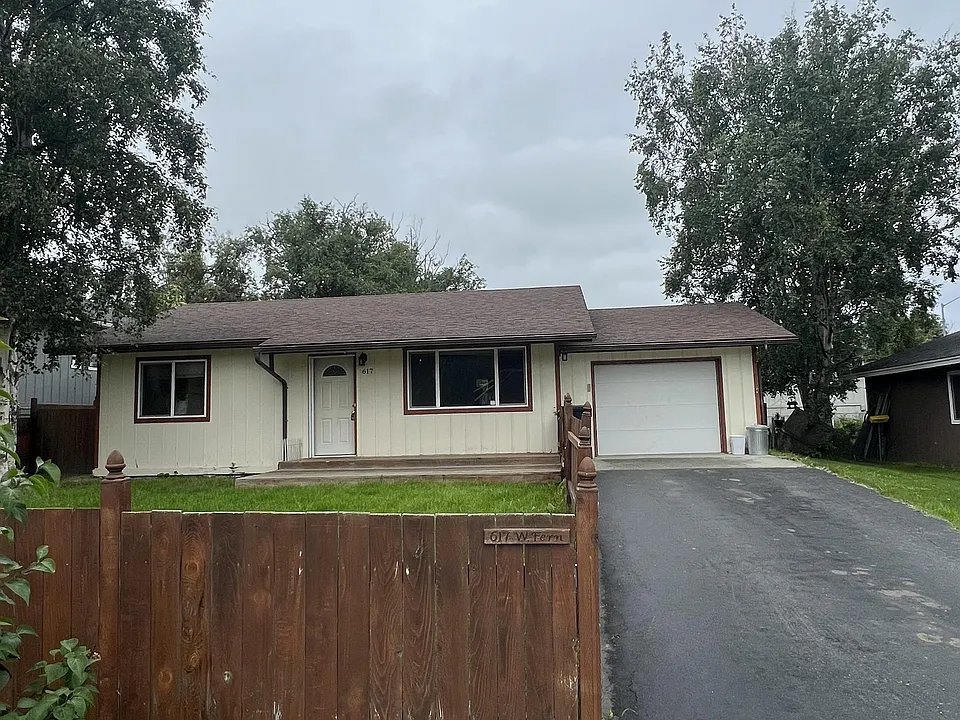 617 W Fern Ave