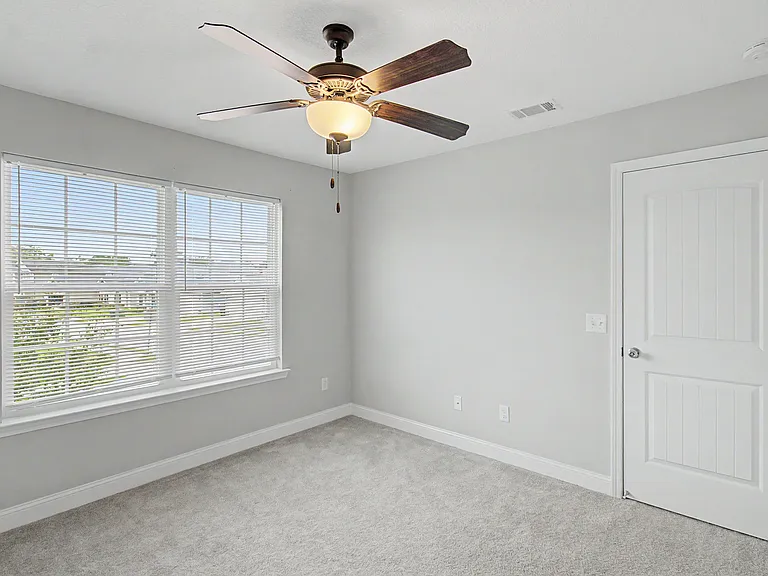 245 Alcott Cir — Photo 36