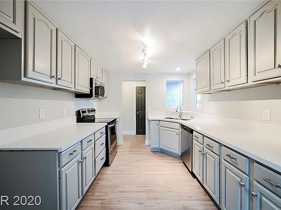 4th image of 1146 E Hacienda Ave