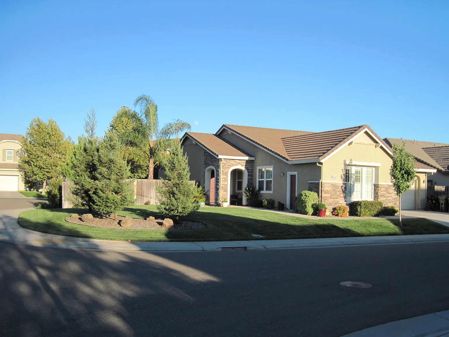 10470 Danichris Way photo 1