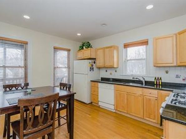 126 Minden St #3