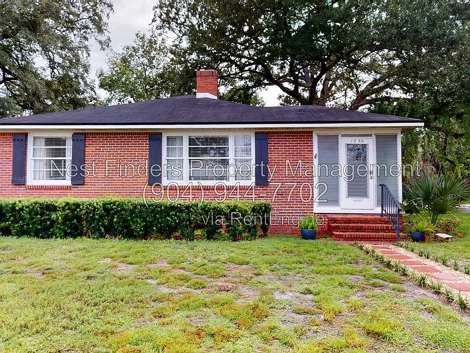 1230 Lechlade St
