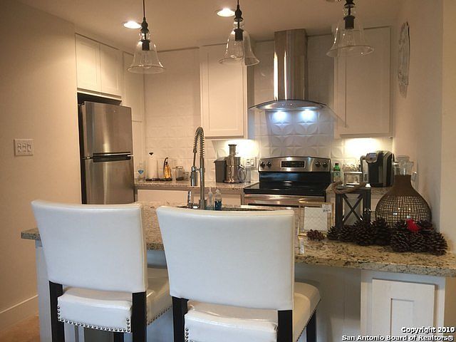 1st image of 2811 Woodbury Dr APT 301