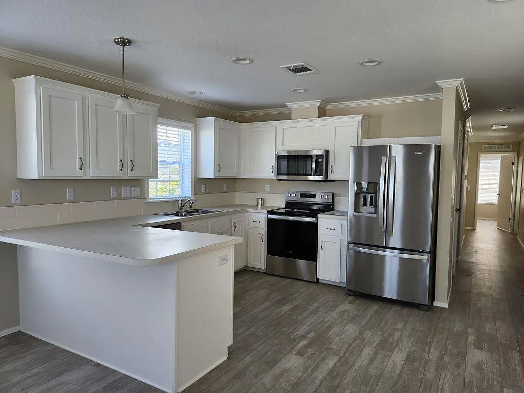 2 bed, 2.0 bath, 902 sqft, $1,199 — Photo 3