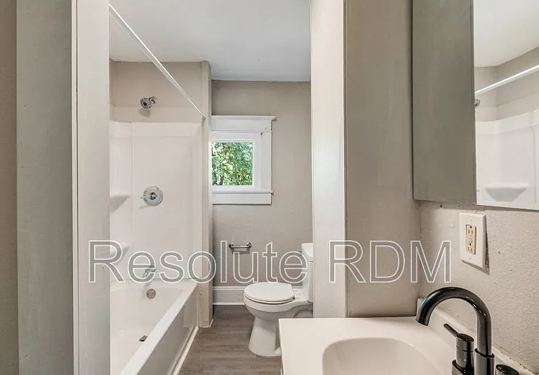 1312 N Dearborn St — Photo 18