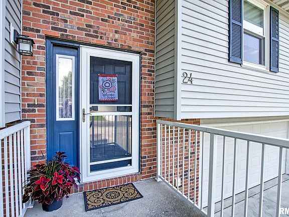4th image of 24 Carlton Dr