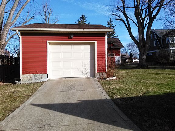 Garage - driveway off alley