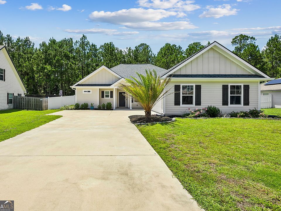 1st image of 611 Victorias Circle St