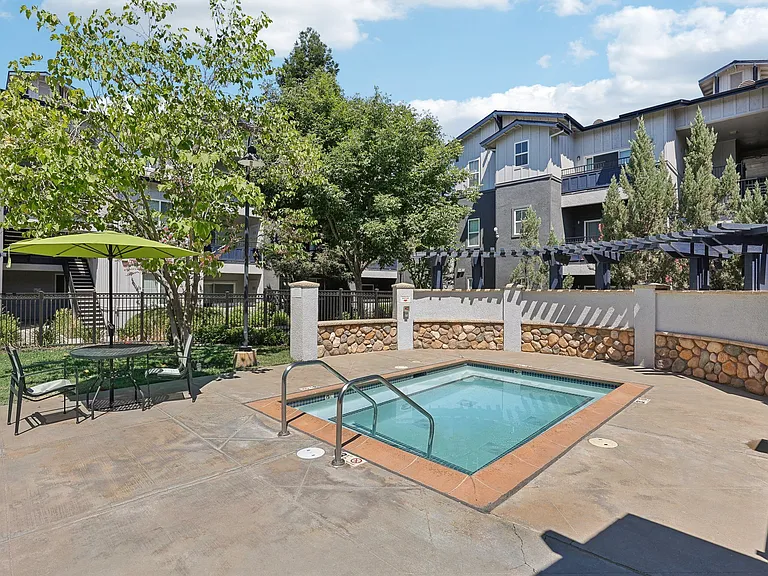 Waterstone Apartments — Photo 10