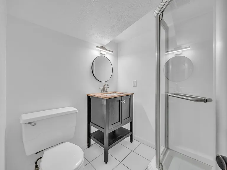 2358 Van Buren Ave — Photo 5