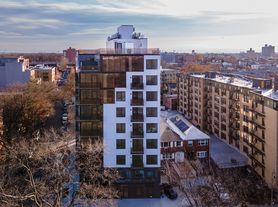 1890 Pelham Pkwy S, Bronx, NY